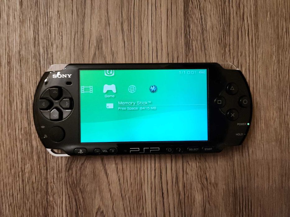 PlayStation Portabil (PSP) 3004 - modat, complet functional, card 64GB