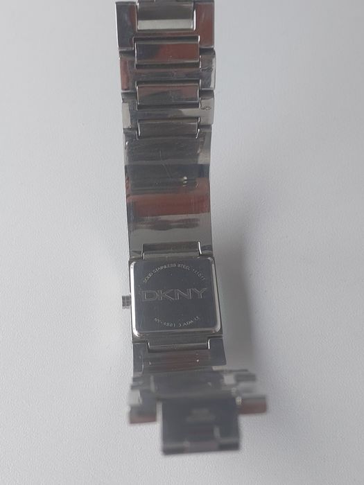 Ceasuri damă Guess, DKNY
