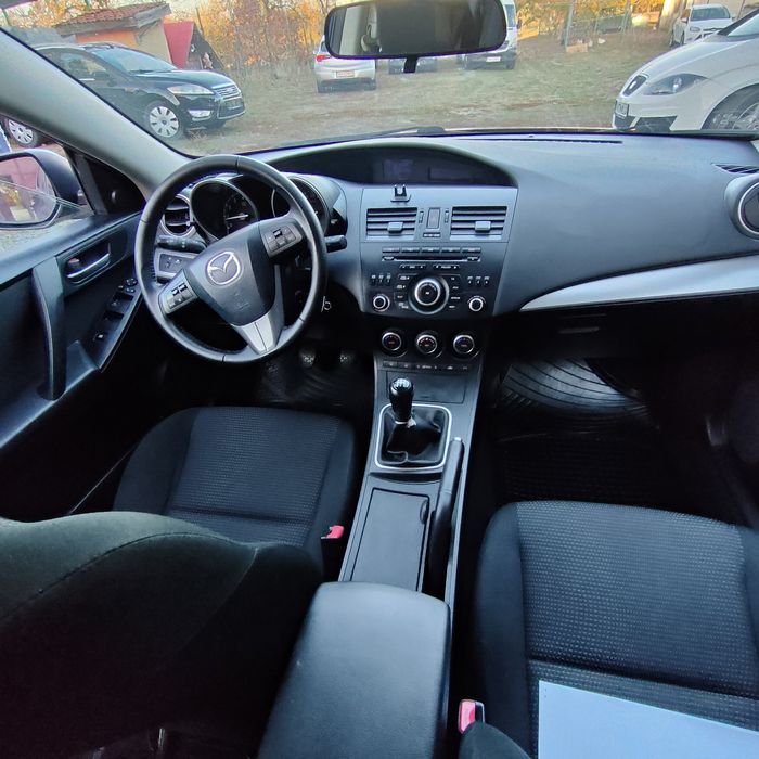 Mazda 3 benzina 1.6 2015 perfecta stare ieftin  GARANȚIE