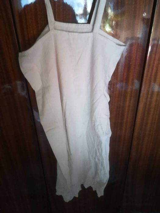 Продавам стари автентични ръчно изработени кенарени женски ризи