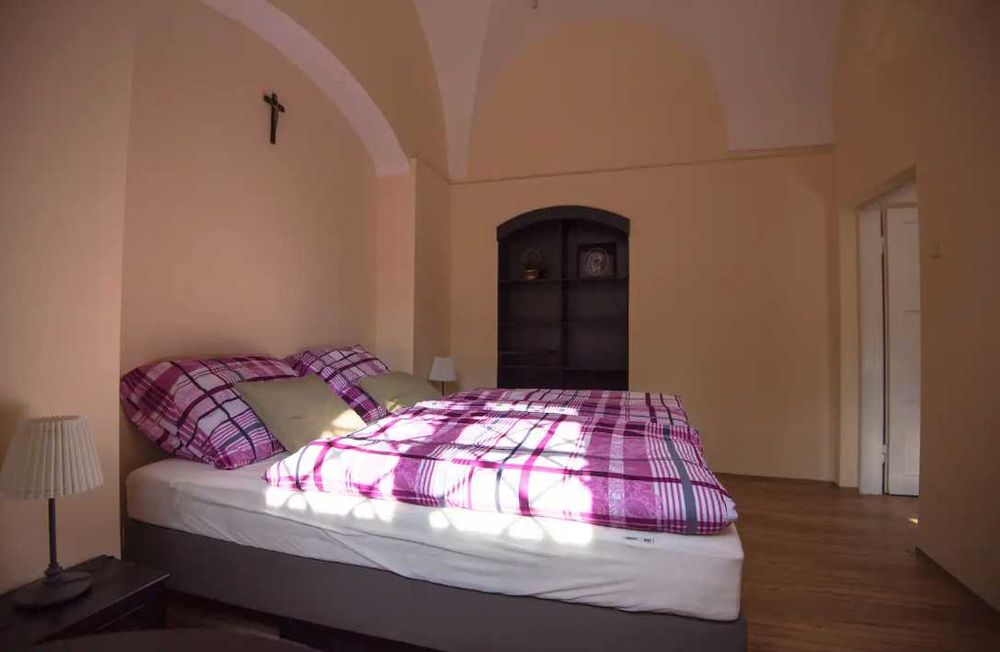 Дава се под наем Тристаен апартамент в Пловдив, Кючук Париж - 88 кв.м за 270.3 € - Снимка #1