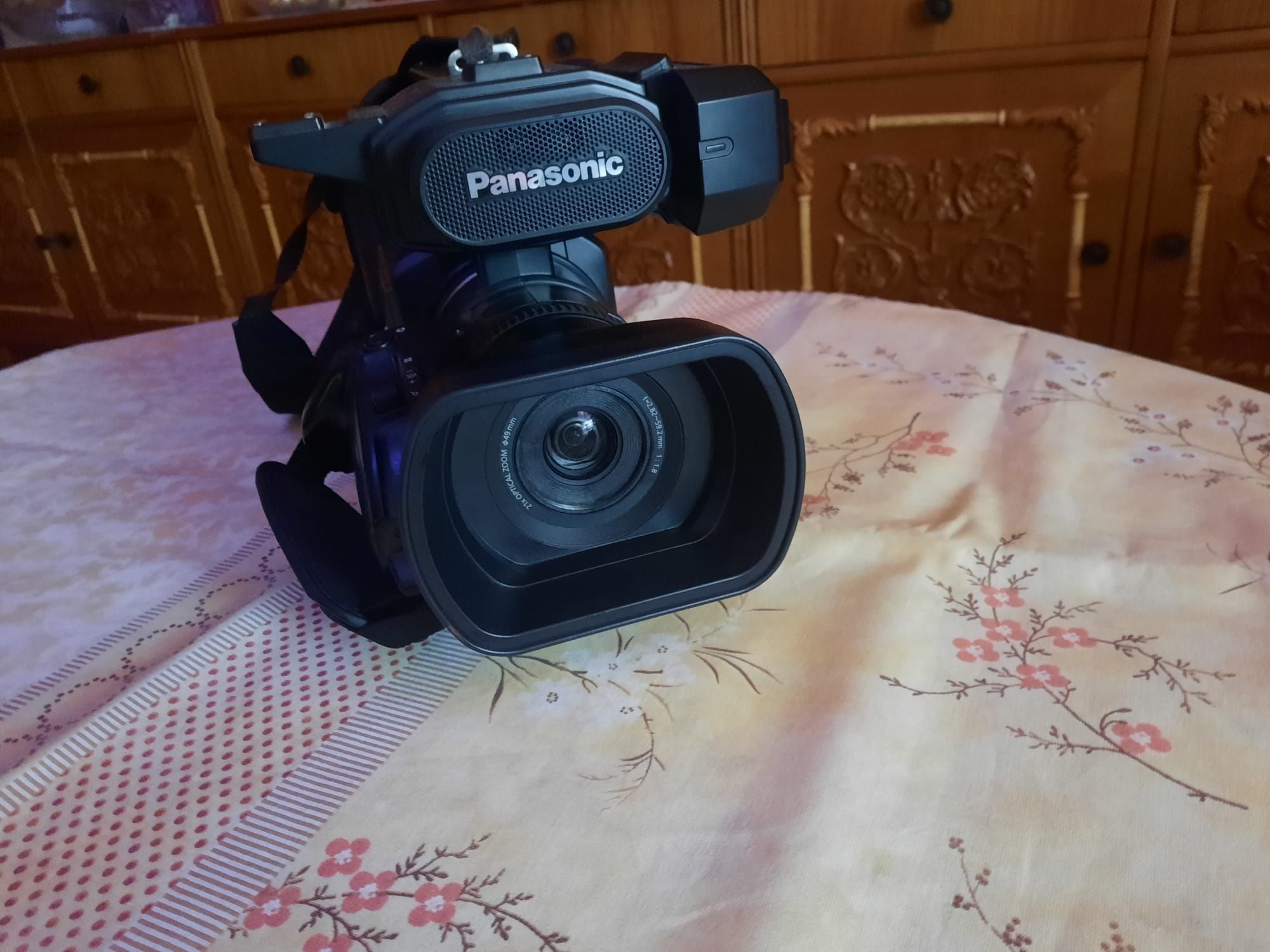 Camera video Panasonic ag ac8 ca nouă