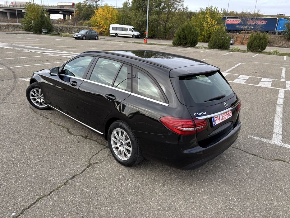 Mercedes-Benz C180 motorul de Mercedes 1600 cm 122 cai EURO 6 an 2020