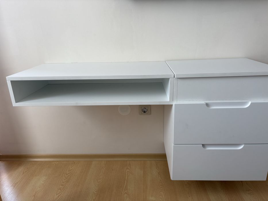 Бюро и дамска тоалетка