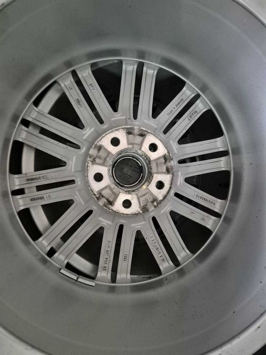 Vând jante AUDI   A4, A5 R 18 cu anvelope