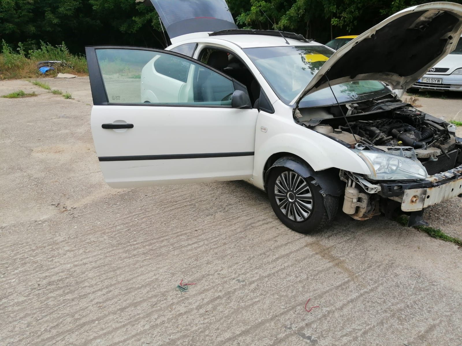 Dezmembrez Ford focus 2 1.6 diesel 90 cai 2005