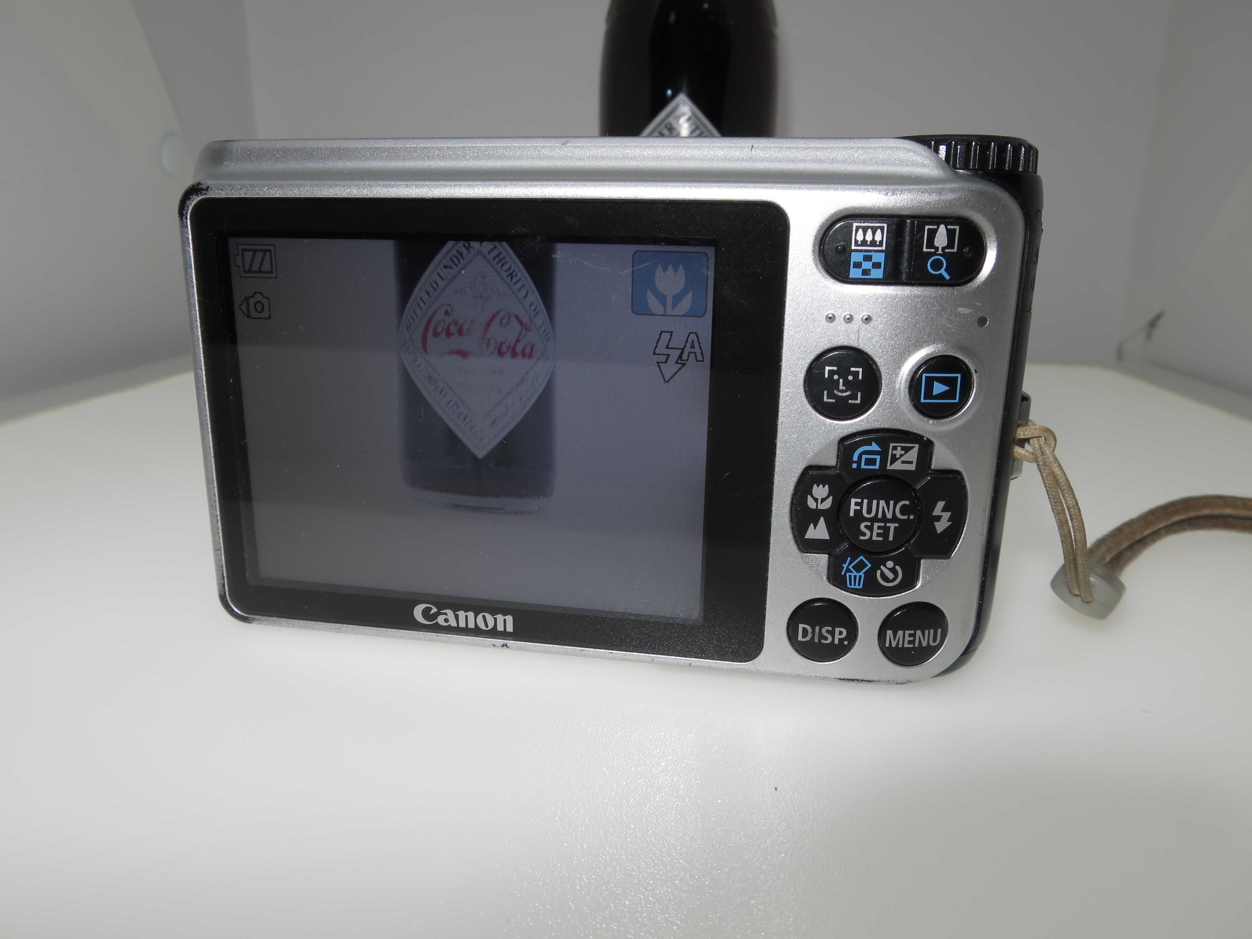 Canon PowerShot A3000 компактен цифров фотоапарат камера работи добре
