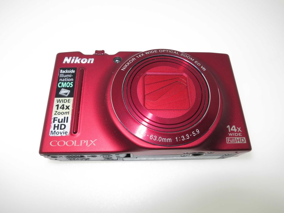 Компактен фотоапарат Nikon Coolpix S8200 14x широк оптичен зум отличен