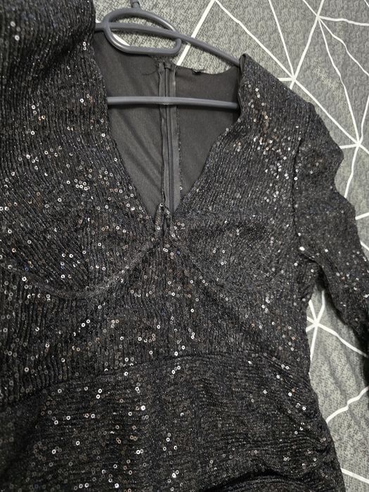 Паетена рокля в черно размер 42