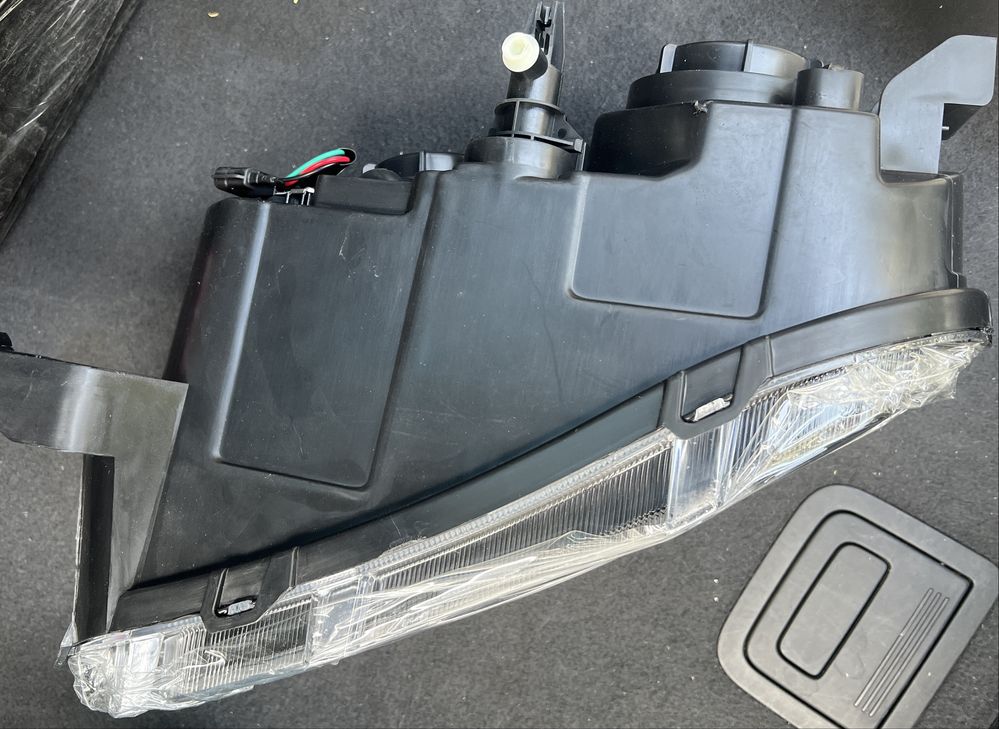 Far Dacia Spring stanga 2021-2023