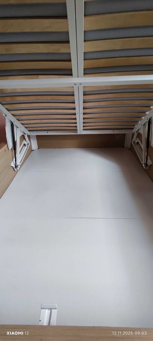 Malm 140х200 ,легло с повдигащ механизъм и матрак.