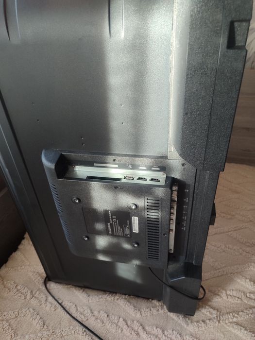 Продам телевизор Leadbros