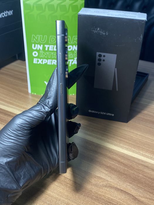 Samsung Galaxy s24 ultra • 256 GB • Titanium Black