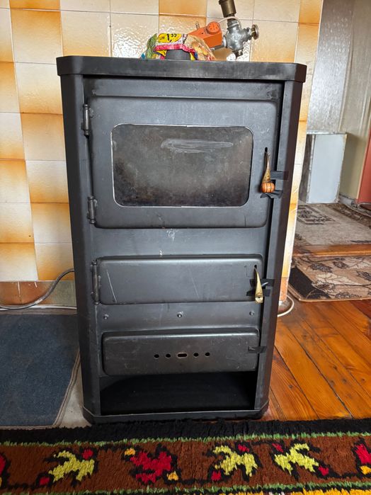 Камина с водна риза и три радиатора