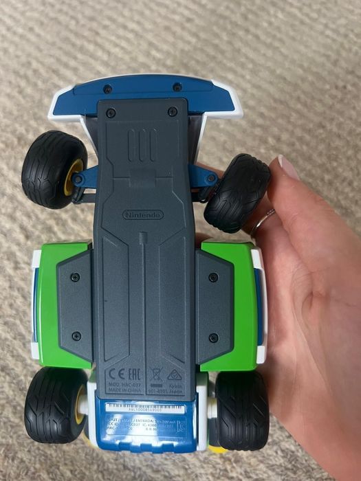 Nintendo switch + Mariokart live home circuit (foarte puțin folosit)