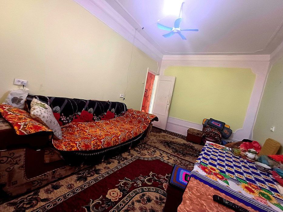 Zakanalda 3 xonali uy sotiladi