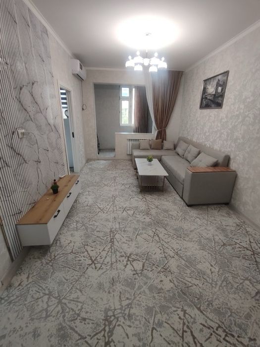 Продаётся 2 х комнатная квартира на 3 этаже .оринтир фархатский рынок.