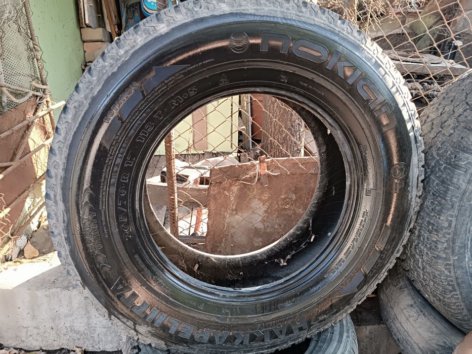 Продам шины 265/70R17