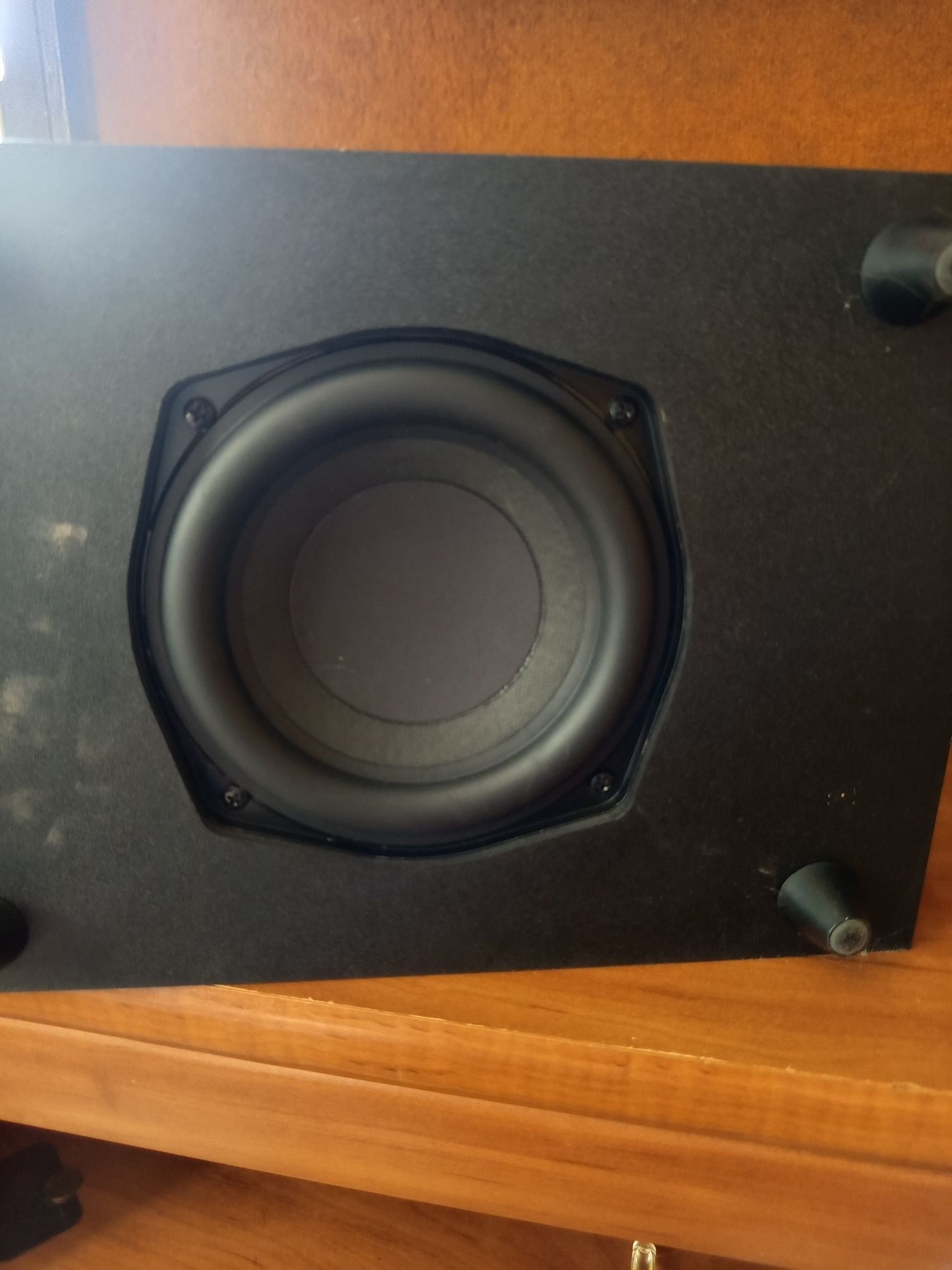 Субуфер jbl sb170