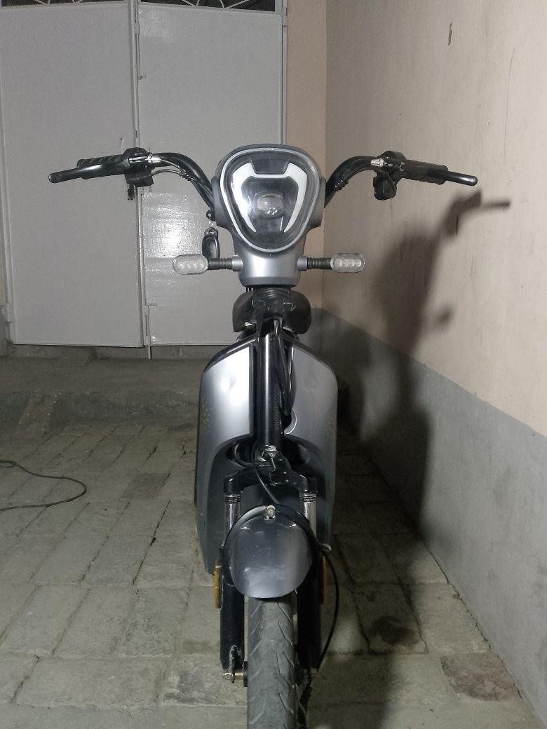 Skuter sotiladi srochni