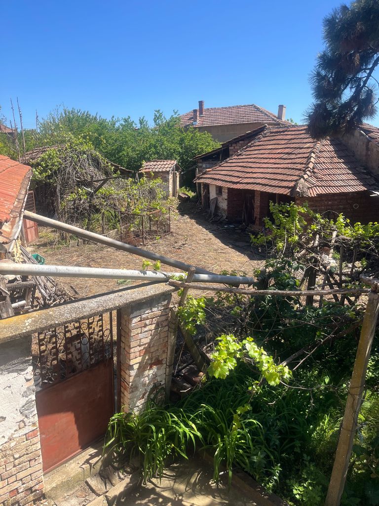 Продава се Къща в Павликени - 1000 кв.м за 16 €/кв.м - Снимка #18