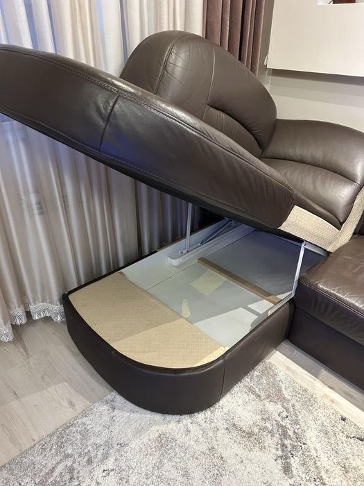 Ъглов диван от естествена кожа/разтегателен