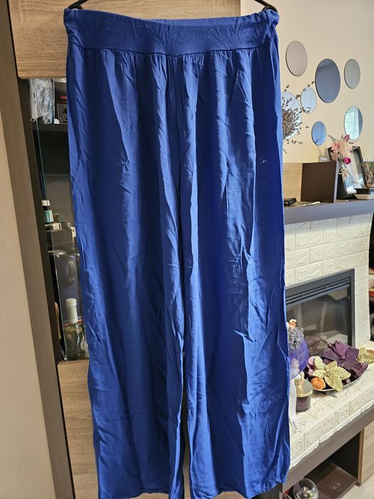 Pantaloni largi eleganti