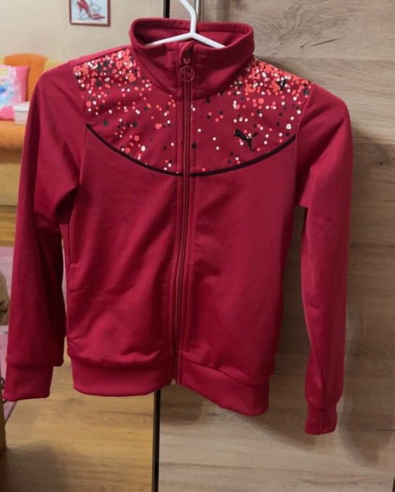Продавам детски суйчер puma не носен!!!