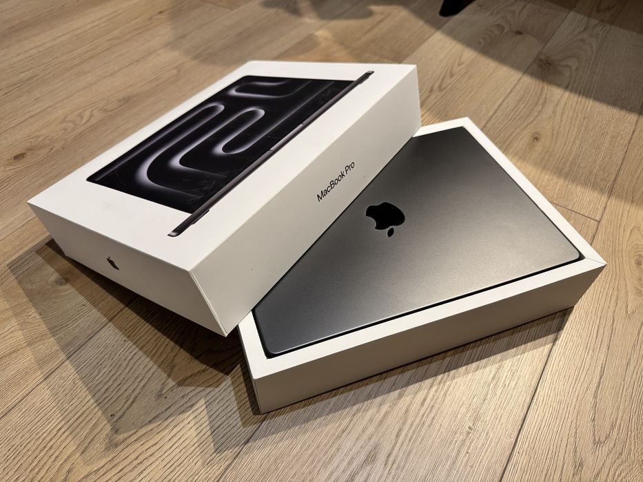 Macbook Pro M3 Pro - 14 inch, 18 GB RAM, 1 TB SSD - stare impecabila