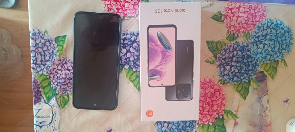 Здравеите продавам Redmi note 12 s