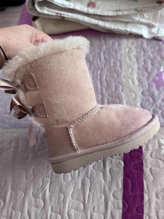 UGG fetite.