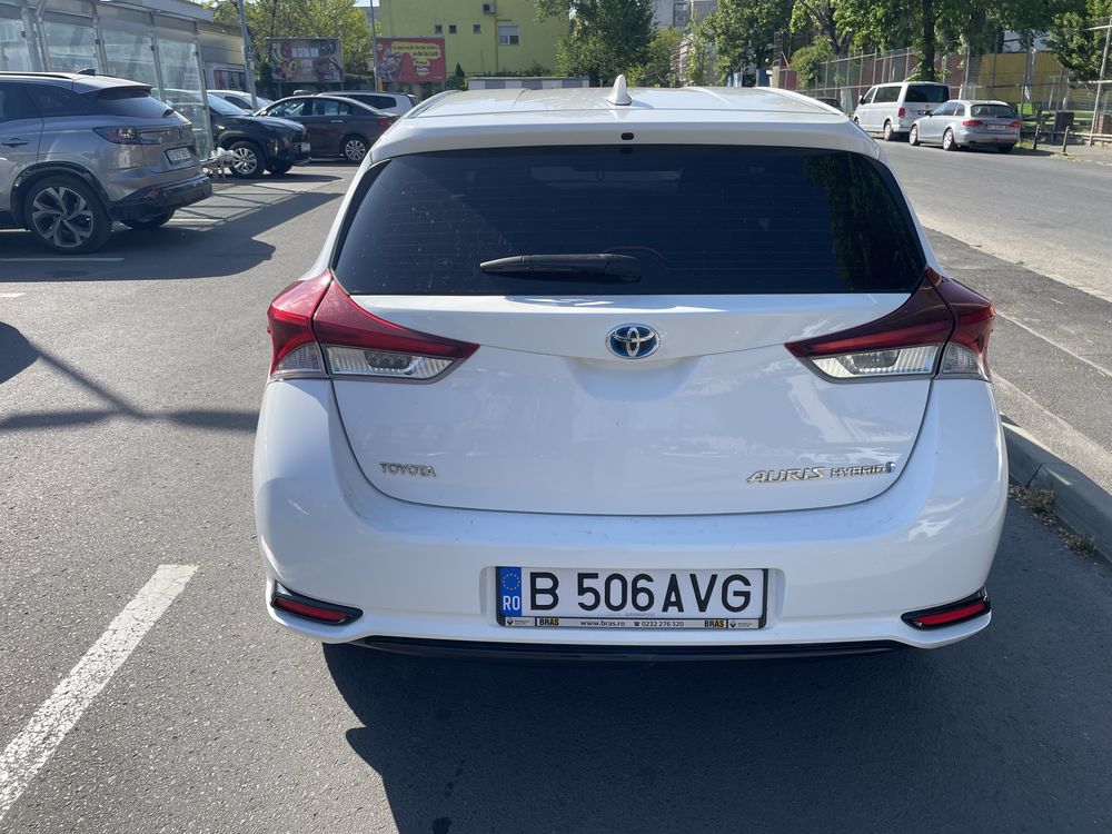 toyota auris hybrid benzina + electric