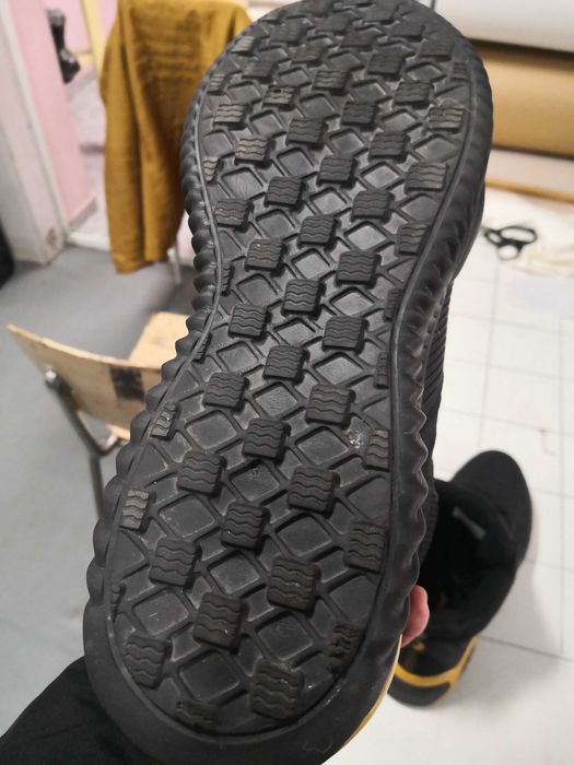 Willard, зимни кецове,черни с жълто.