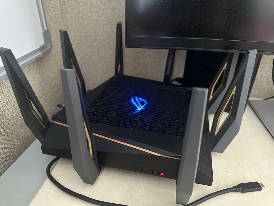 Wi-Fi роутер ASUS ROG Rapture GT-AX11000