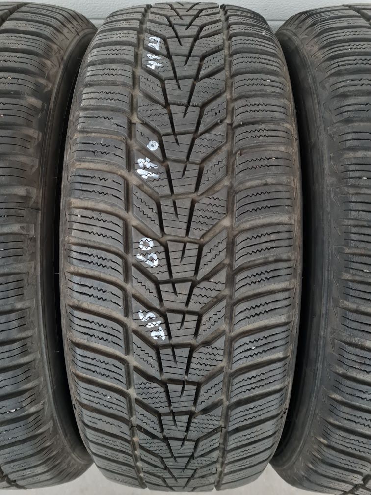 Зимни гуми 4 броя HANKOOK WinterIcep Evo3 215 60 R17 дот 4122