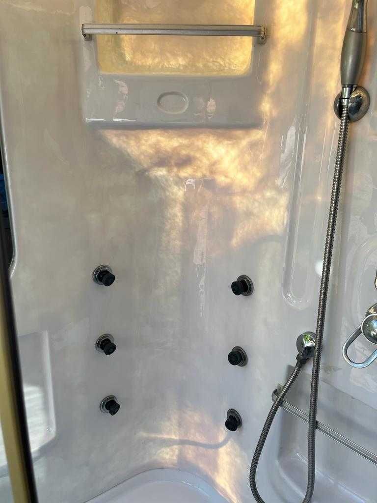Cabină duș cu cadă adâncă