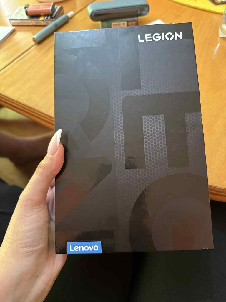 Таблетки Lenovo y700