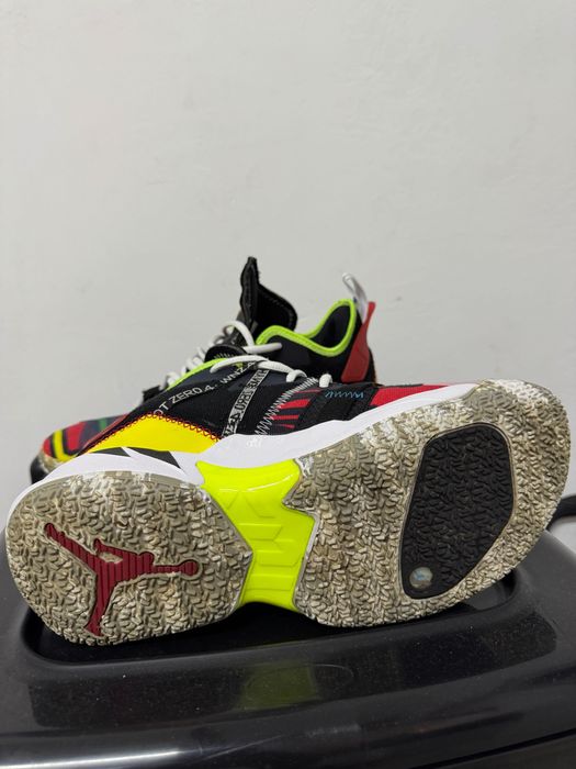 Vand Jordan , marimea 43 , pret 100 lei