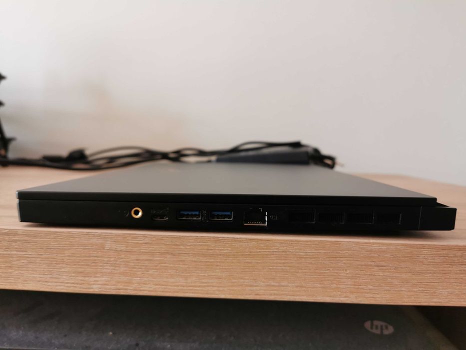 Лаптоп MSI GS66 Stealth, RTX 3080, 32 RAM, Intel Core i7-11800H