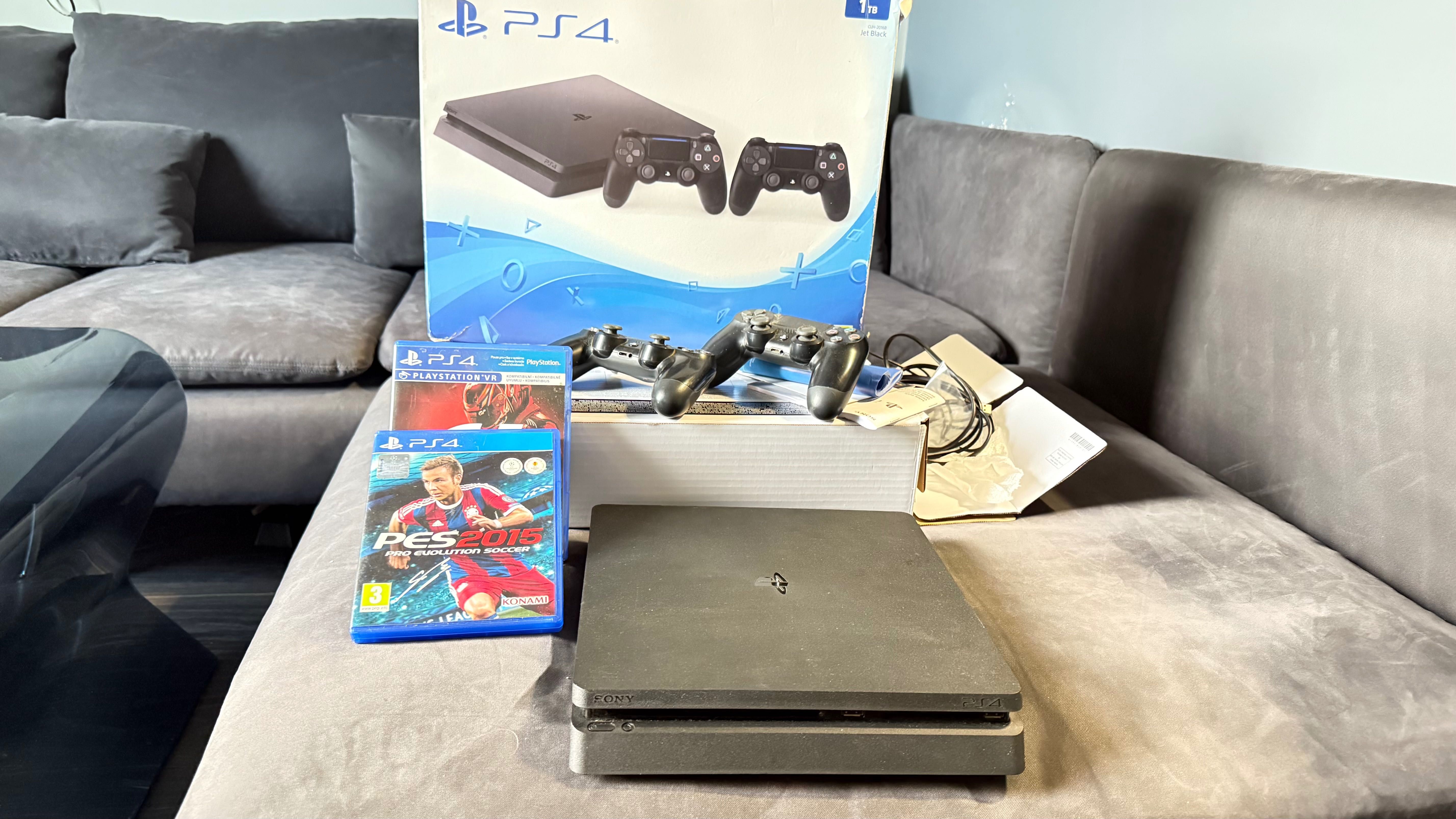 Плейстейшън 4 PS4