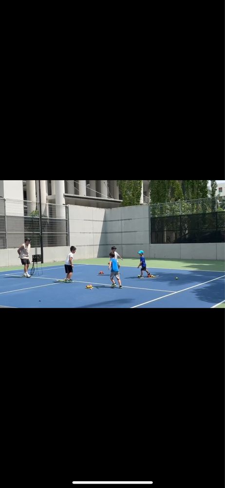 Ore private tenis Cluj – antrenor certificat + echipament inclus