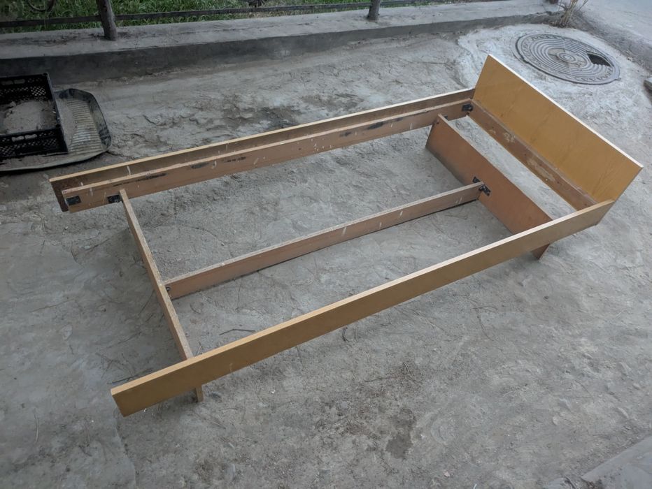 Кровать 190×85см односпальная с пружинной основой и матрасом