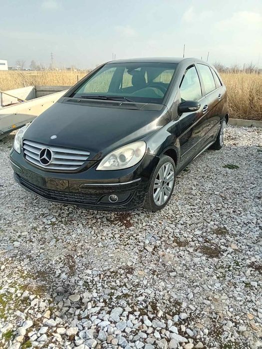 Mercedes B 180 на части