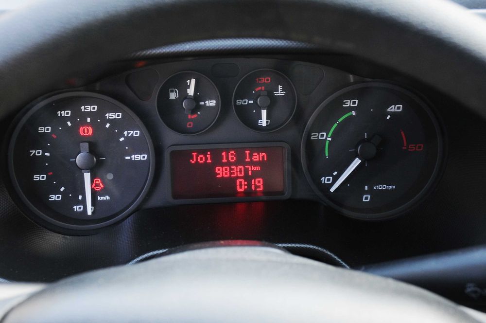 IVECO Daily 72C170 Basculabil/Cutie+Macara 2016 3.0HPi 170 CP AC cat.C