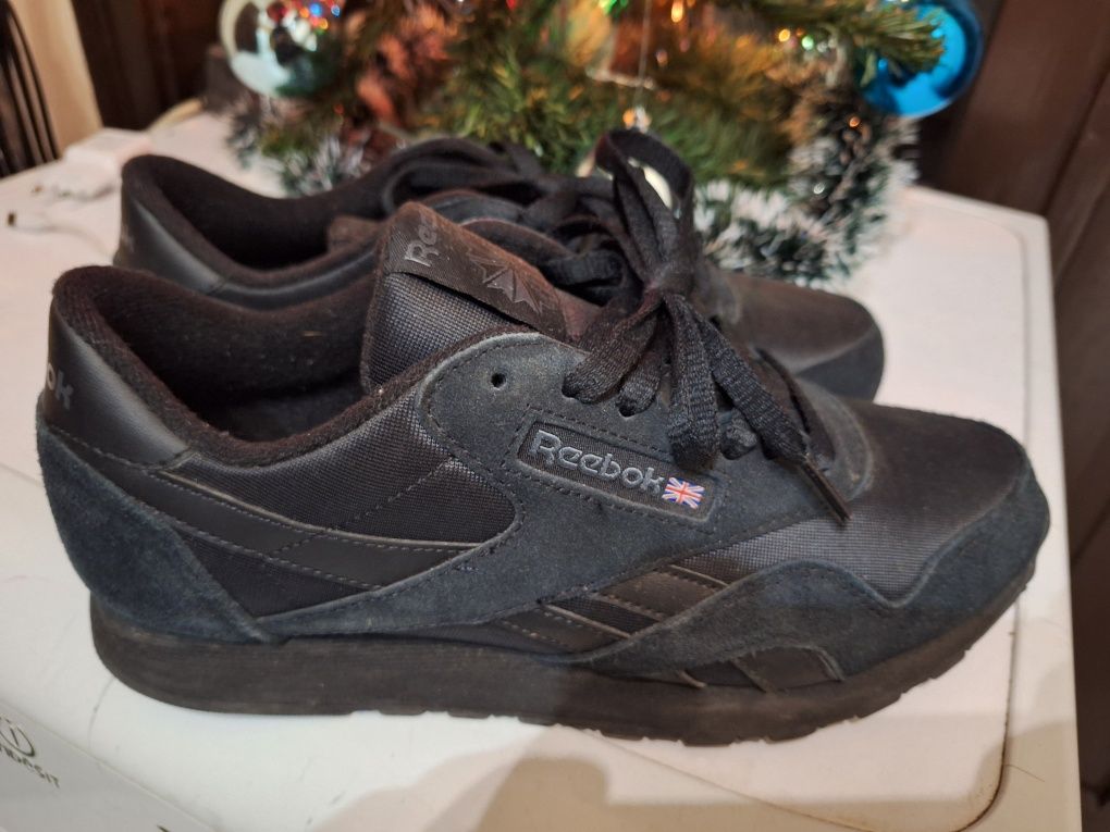 Продавам маратонки Reebok