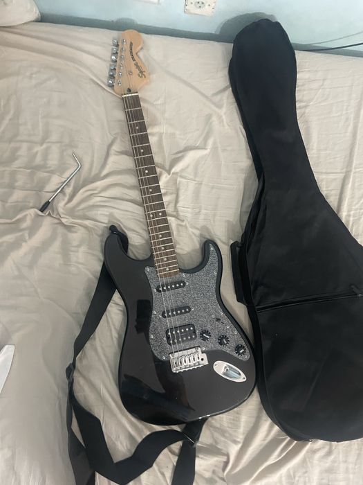 Fender Squier Strat + усилвател