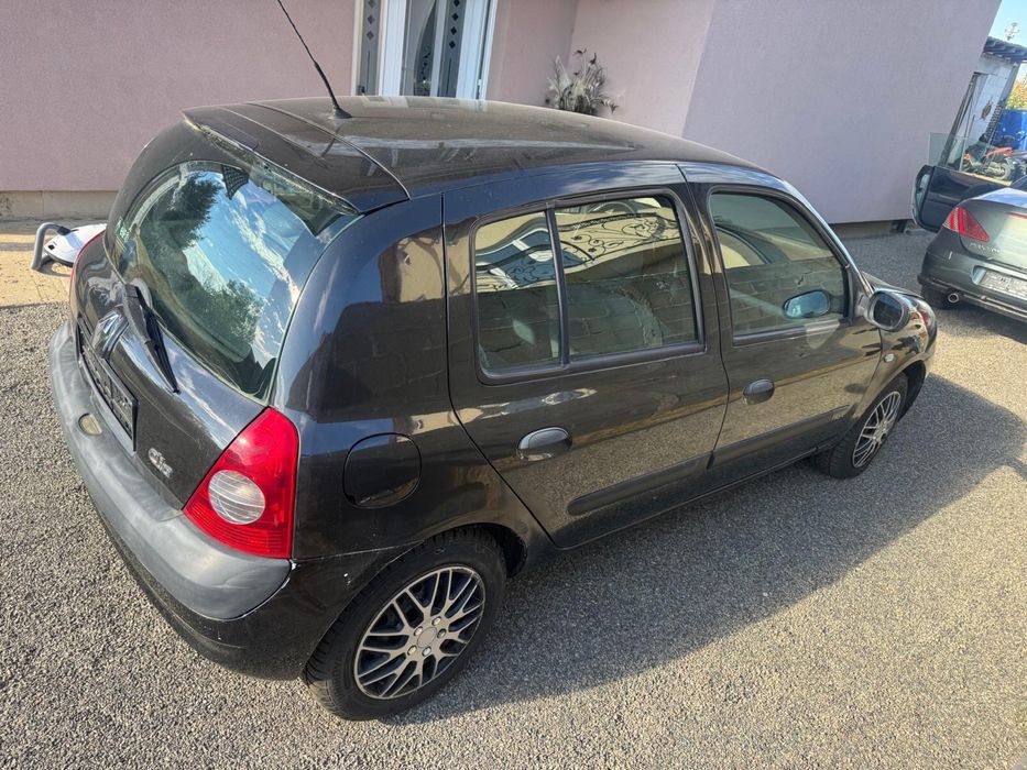 Vând Renault Clio