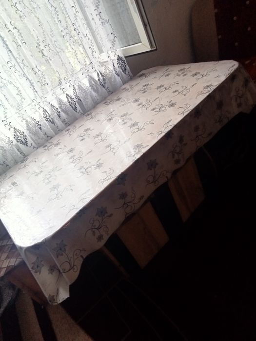 Продам стол кухонный и гарнитур