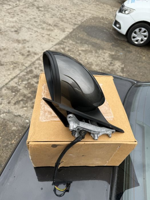 Vand oglinda stanga si dreapta Giulia