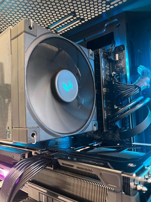 Геймърски компютър AMD Ryzen 9 7950X, RX 9070 XT 16GB, 64GB ram